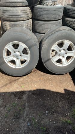 Set Of Four 17” Jeep Rims And Tires