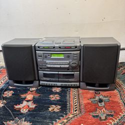AIWA PORTABLE ESTEREO SYSTEM
