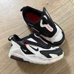 Toddler nike shoes size 8