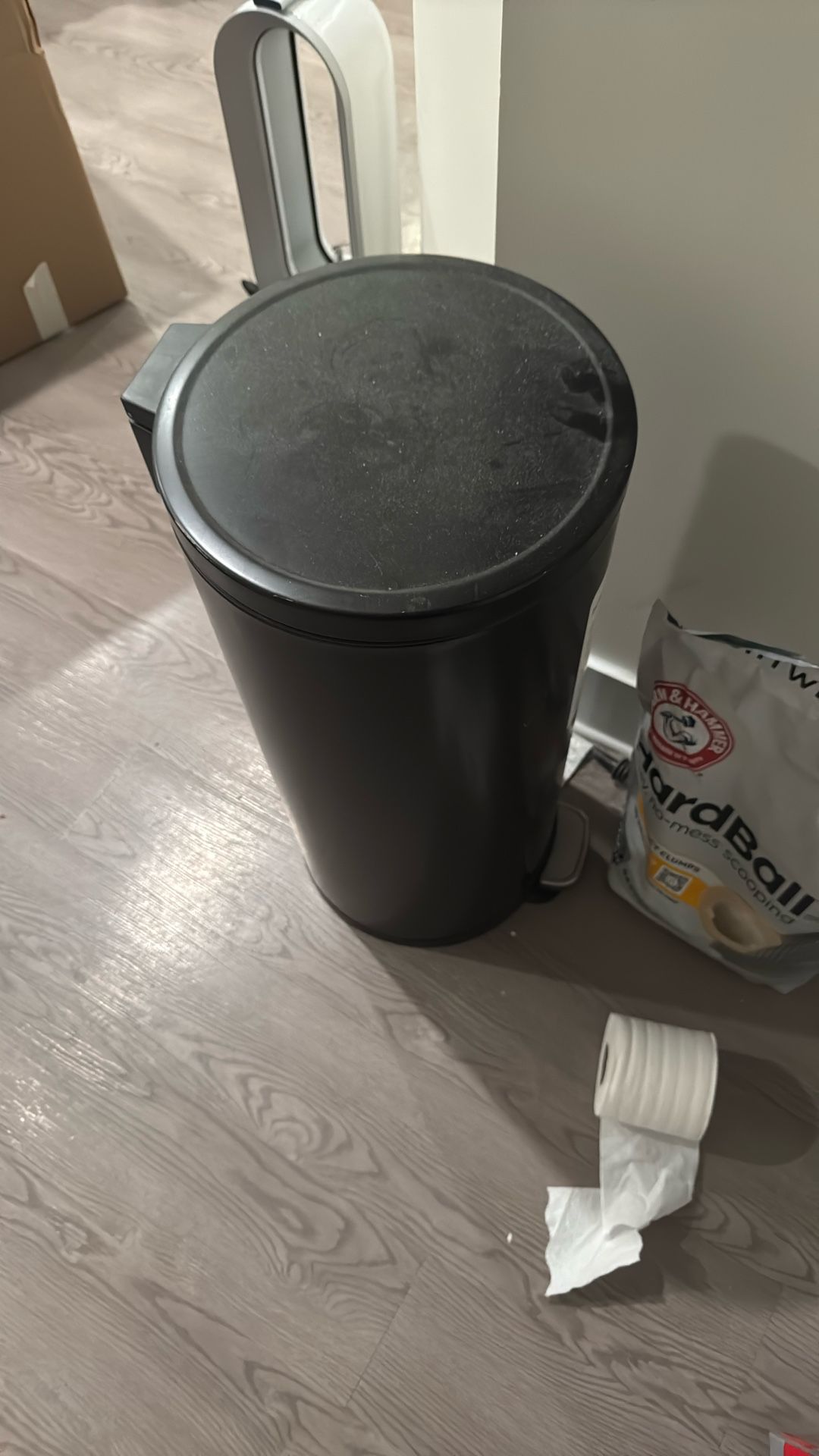 Trash Bin 12 USD