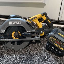 DEWALT FLEXVOLT 60V MAX Cordless Brushless 7-1/4 in. Wormdrive Style Circular Saw With 6ah Flexvolt Battery & Charger