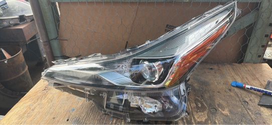 2019 2022 Toyota Prius headlight LED
