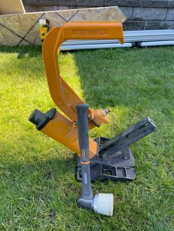 Bostitch pneumatic hardwood flooring cleat nailer