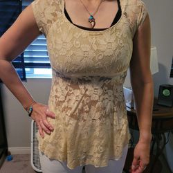 Short /sleeveless Tops