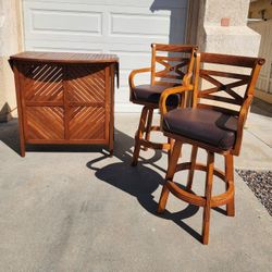 Wood Bar / Stool Set