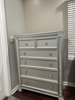 Beautiful Grey Color Chest