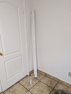 72" Motorized Projector Screen-Attached Remote-Works Great