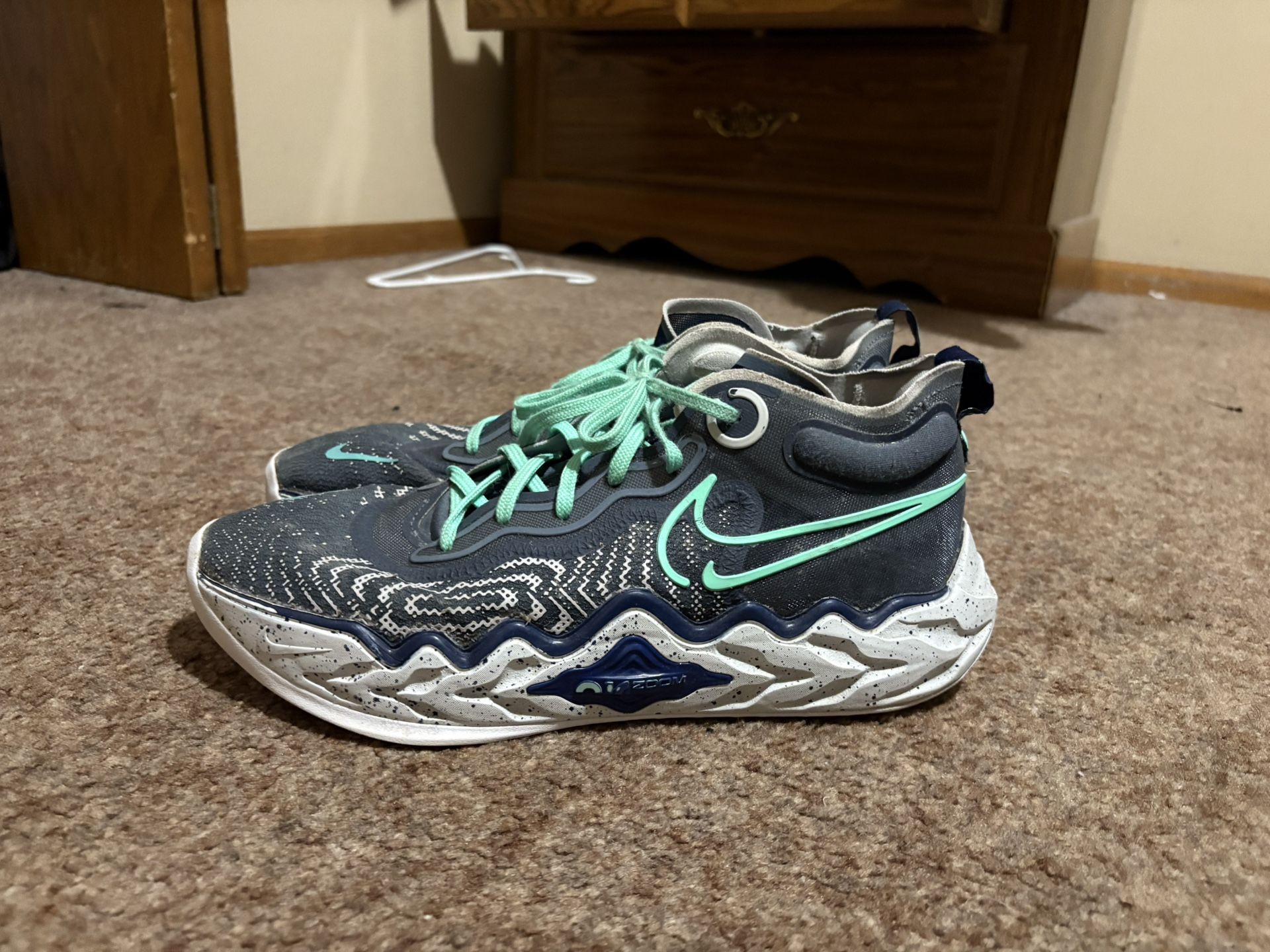 Gt Cut basketball shoes