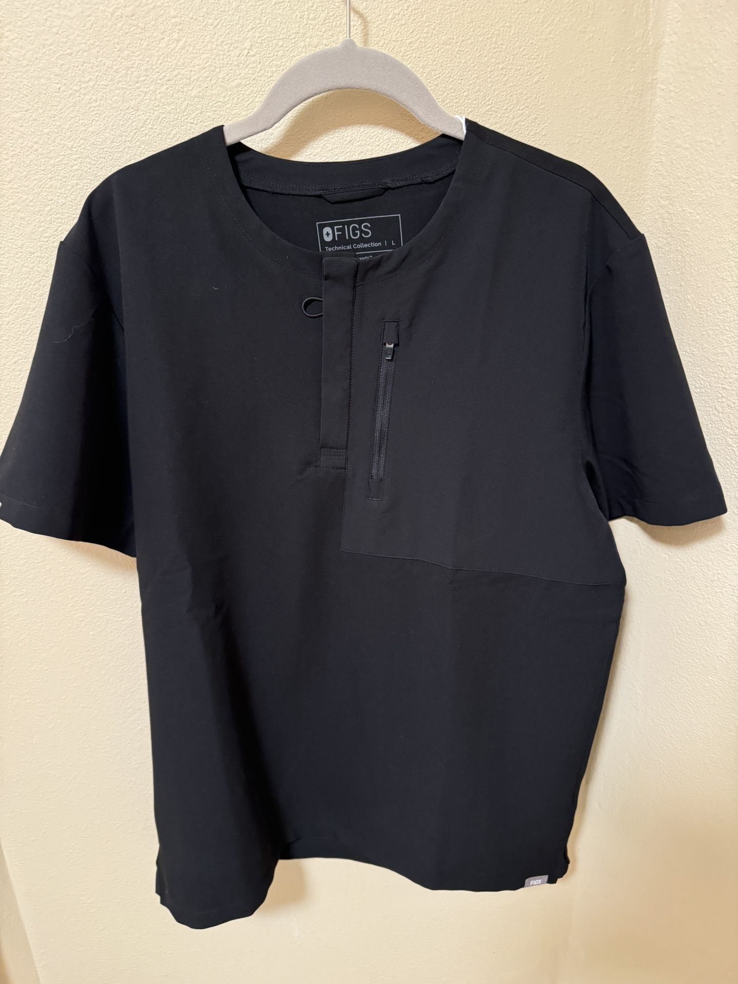 Figs Men’s Rochester Classic Henley Scrub Top