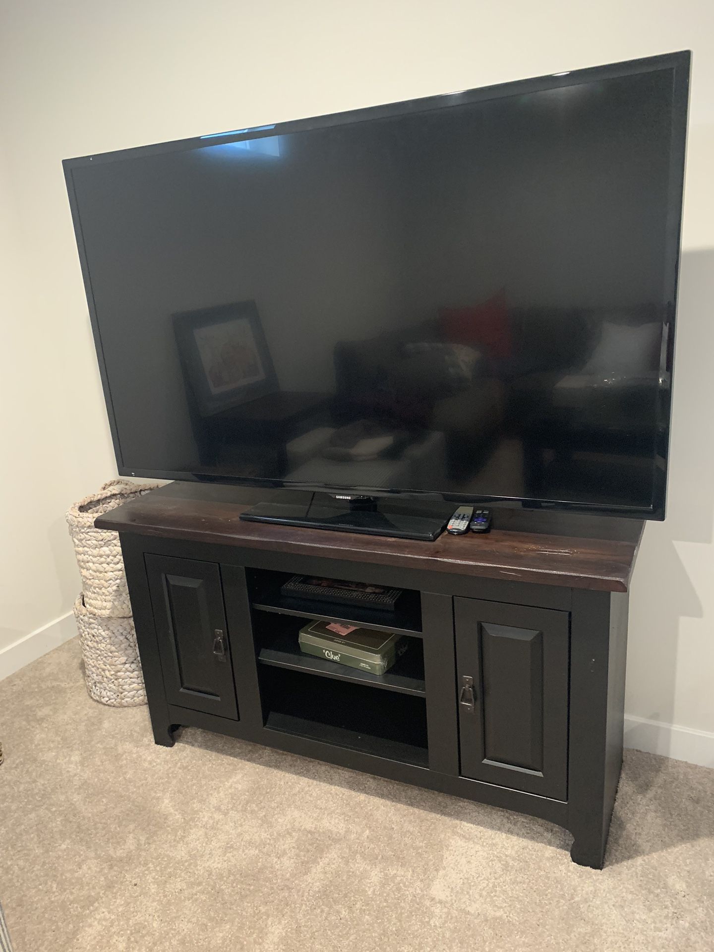 TV Console/stand (tv Not Included)