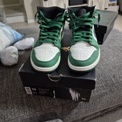 Jordan 1 MID SE Pine Green Size 10 Lightly Used
