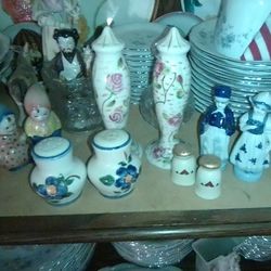  Cool. Salt. And. Pepper. Shakers. All. Colors. And. Different. Sizes