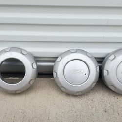 ‼️Ford F-250, F-350, & F-450 Hub Caps With Lug Nuts‼️