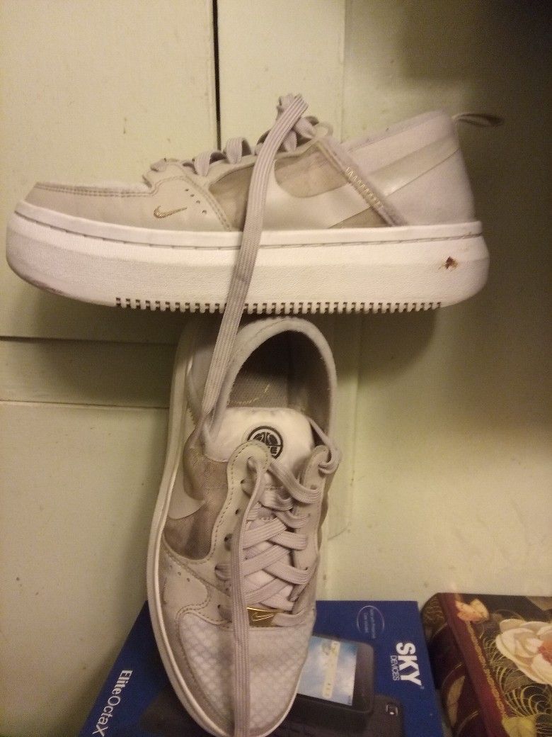 !! Women's Shoes Nike Size 7.5