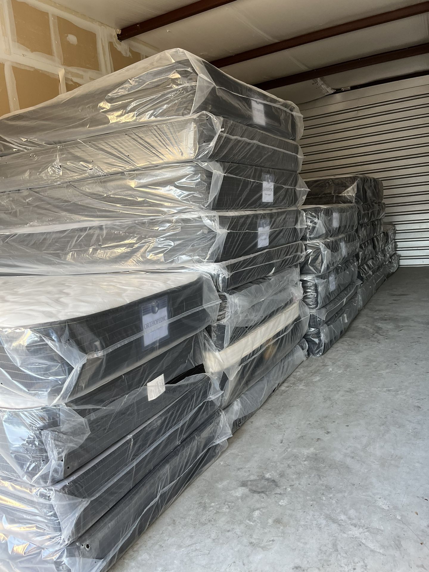 🛏🛏TWIN,FULL,QUEEN AND KING MATTRESS STARTING AT $150 A SET BEST PRICE IN TOWN BEST PRICE ON BRAND NEW PLUSH TOP MATTRESS🛏🛏.
