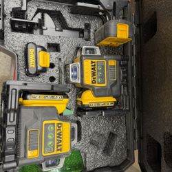 2 Dewalt Green Laser level 360 self leveling DW089LG