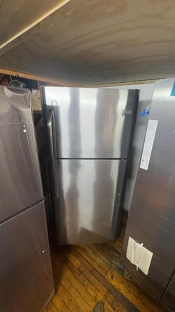 Frigidare Refrigerator 30"w used great 👍 condition