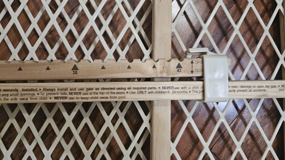 Wooden - Expandable Baby Gate With Secure Latch