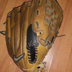 Nike Keystone Ball Glove