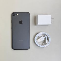 Apple iPhone 7 - Unlocked