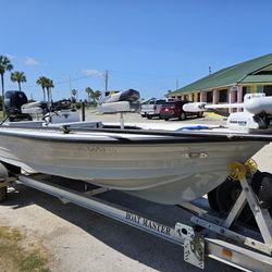 1995 Hewes Redfisher 18 Flats Boat