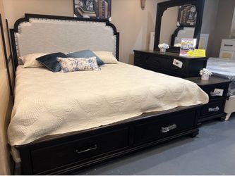 New King Platform Bedroom Set