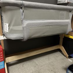 Brand new out of the box baby bassinet from Newton. Breathable mattress.