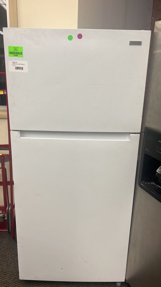 Vissani MDTF18WHR 18 cu. ft. Top Freezer Refrigerator for Sale in San