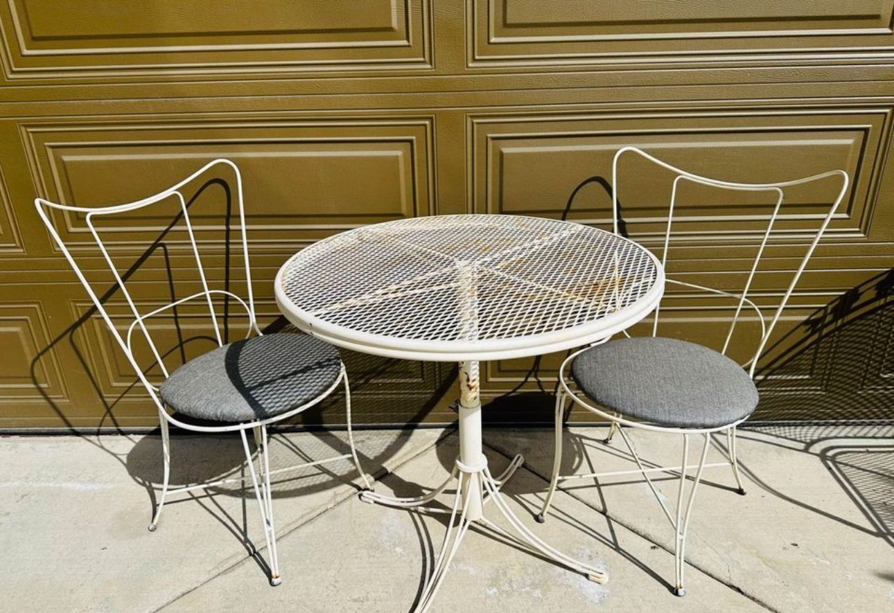 Homecrest Adjustable Hilo Bistro Dining Table