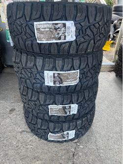 33/12.5017LT NEW TIRES WITH MOUNTED AND BALANCED
