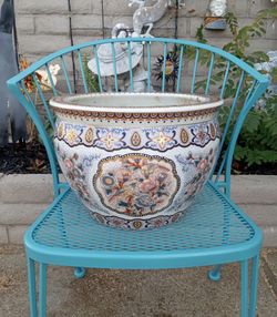 BEAUTIFUL LARGE ASIAN POT