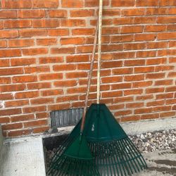 Leaf Rakes 