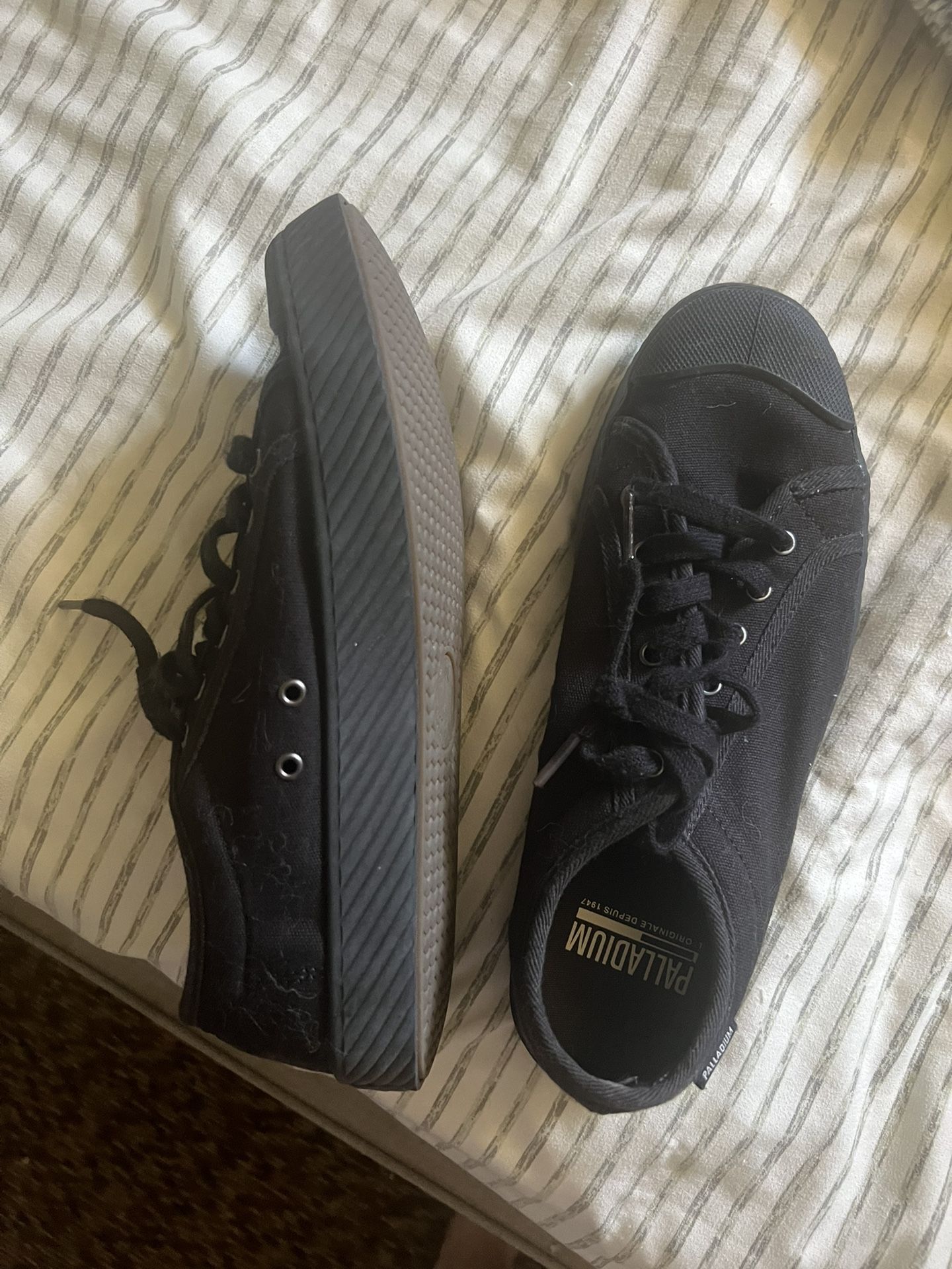 Palladium Women’s Shoes Size 8.5