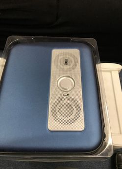 iLuv Ipad Case with Speaker.Color is Blue.