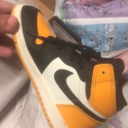 Yellow Black Nikes