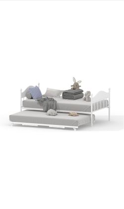 Daybed with trundle