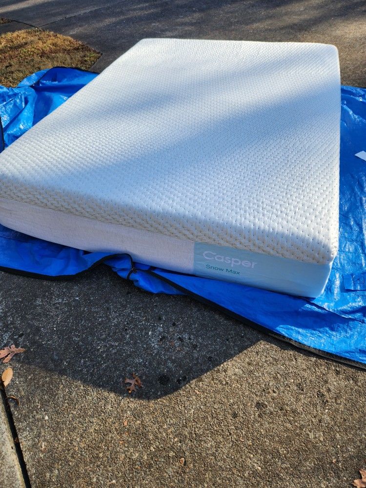 Casper Snow Max Queen Mattress