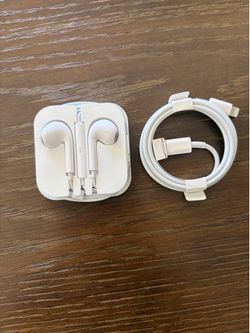 Apple headphones and lightning cord