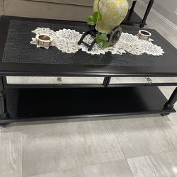 Coffee table with end table set
