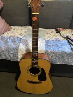 Fender Acoustic Guitar With Case And Accessories