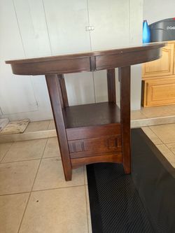 Comedor de madera cinco sillas