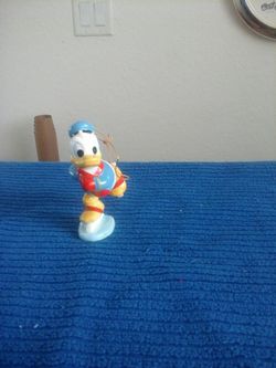 Vintage DISNEY Donald DUCK Skating Christmas Tree Ornament, ceramic 4", made in JAPAN