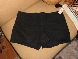 New Gap black shorts