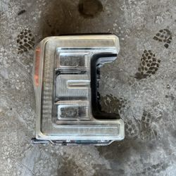 2017-2019 F250 Headlight Off A King Ranch 