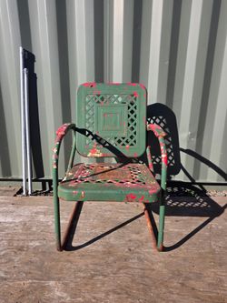 vintage 40s / 50s mid-century metal patio or lawn armchair