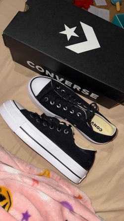 Womens Converse size 7.5 Chuck Taylor All Star Lift Low-Top Sneaker