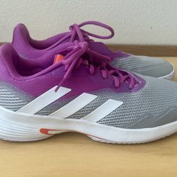 Woman’s Adidas Trainers Size 8.5