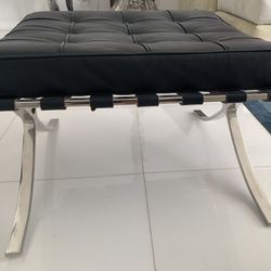 Sutton Tufted Leather Square Ottoman Large, Black Chair Bench