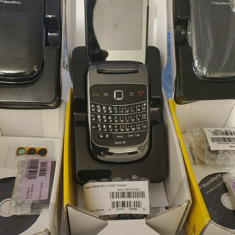 3 Sprint BLACKBERRY STYLE 9670 STEEL GREY (Qty =3) Cell phones & Smartphones