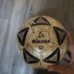 USED SOCCER BALL - MIKASA SIZE 5
